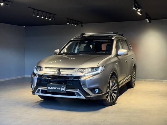 MITSUBISHI OUTLANDER 3.0 MIVEC V6 GASOLINA HPE-S AWD AUTOMÁTICO